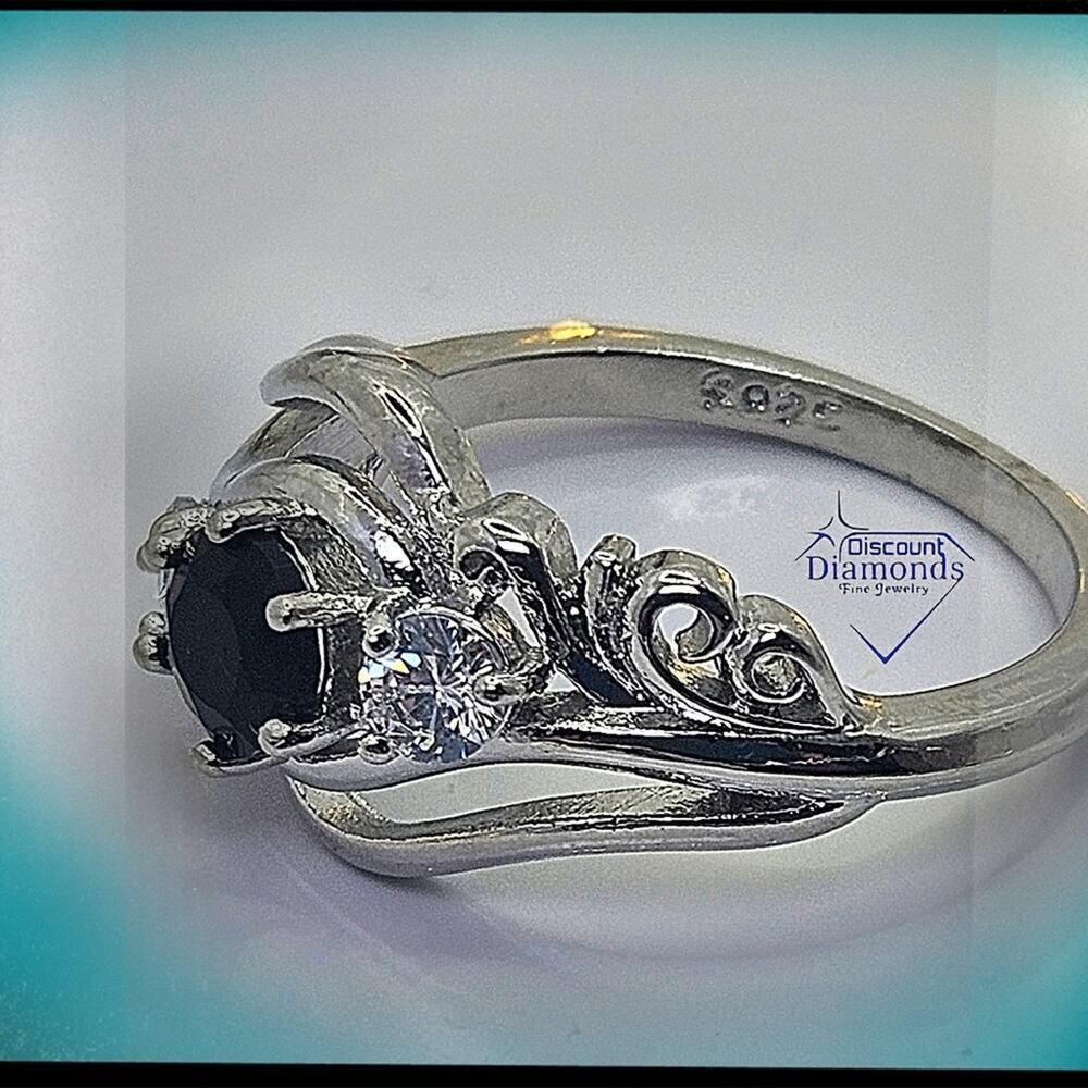Black Round Onyx Cocktail Ring with Clear White Zircon on 925 Sterling Silver - Picture 5 of 8
